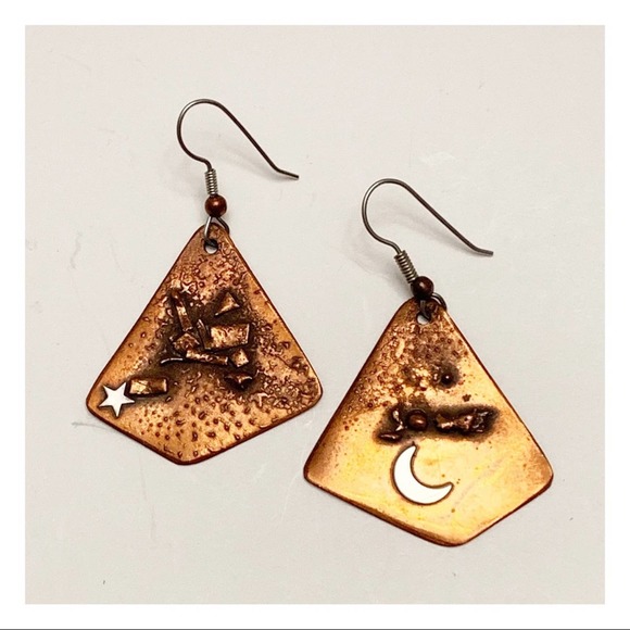 Artisan crafted copper star and moon celestial boho bohemian dangle earrings - Picture 5 of 5
